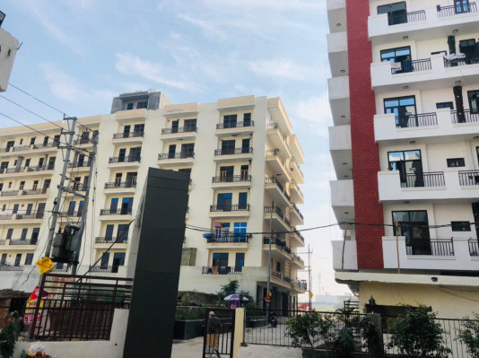 The Palm Valley, Greater Noida - 1/2/3 BHK Apartment