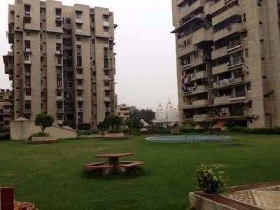 3 BHK Residential Apartment 2000 Sq.ft. for Rent in Vesu, Surat