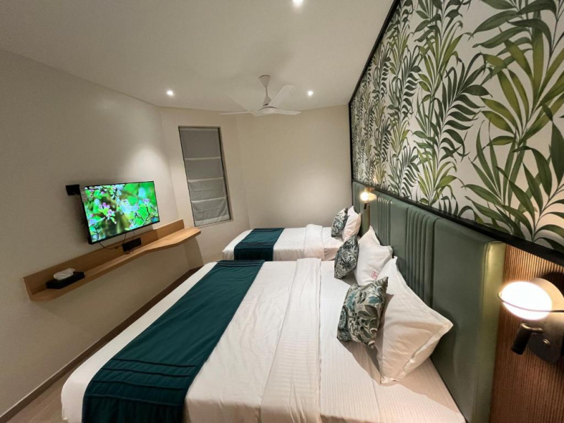  Hotels 55000 Sq.ft. for Rent in Juhu, Mumbai