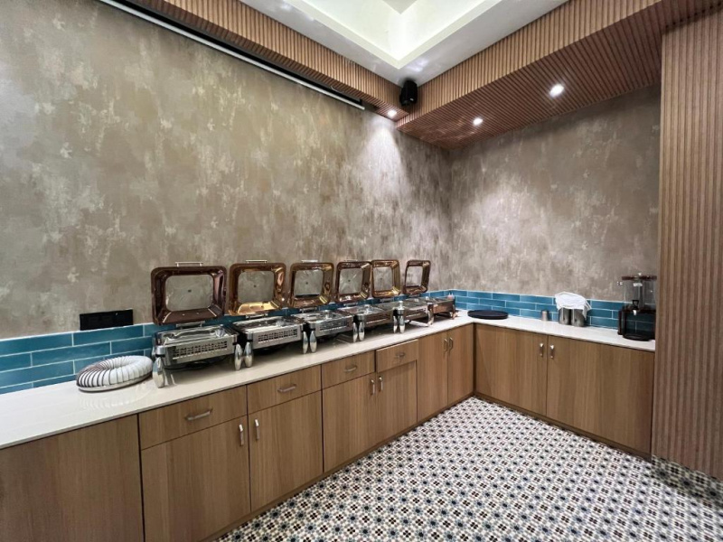 4.5 BHK 16000 Sq.ft. House for Sale in Bandra West, Mumbai