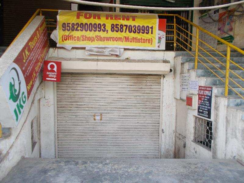 Commercial Shop 2000 Sq.ft. for Rent in
