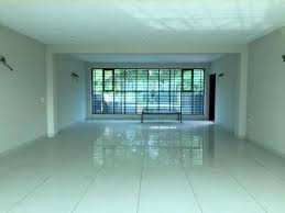 Showroom 4000 Sq.ft. for Rent in