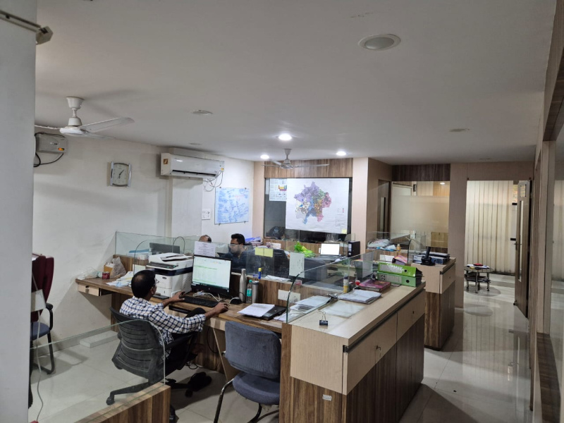  Office Space 1000 Sq.ft. for Rent in Gokulpeth, Nagpur