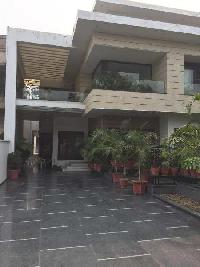 6 BHK House for Sale in Race Course Road, Amritsar