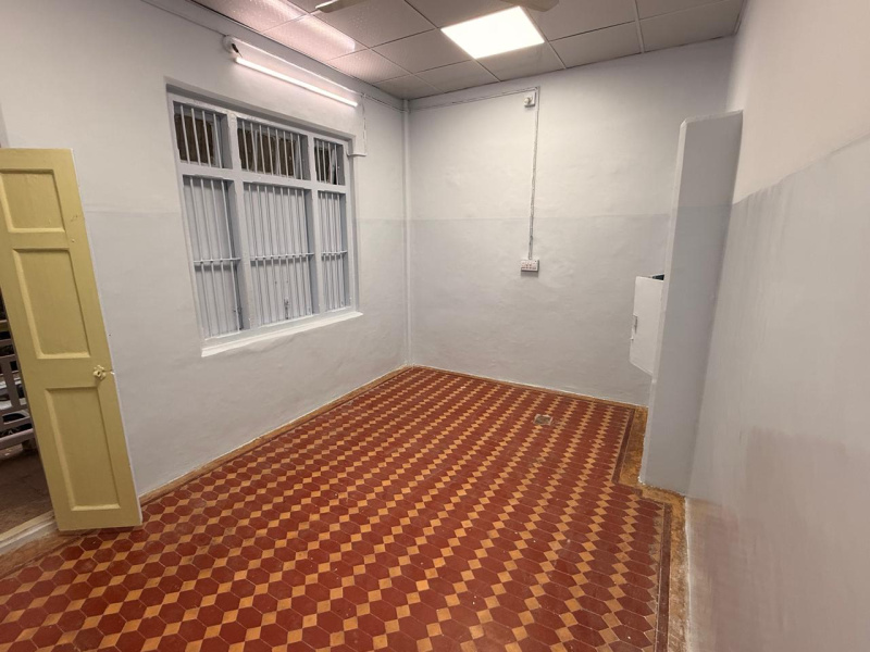  Office Space 400 Sq.ft. for Rent in Jangali Maharaj Road, Pune