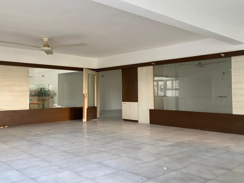  1200 Sq.ft. Office Space for Sale in Vastrapur, Ahmedabad