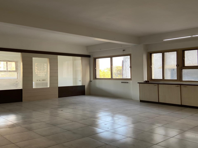  1200 Sq.ft. Office Space for Sale in Vastrapur, Ahmedabad