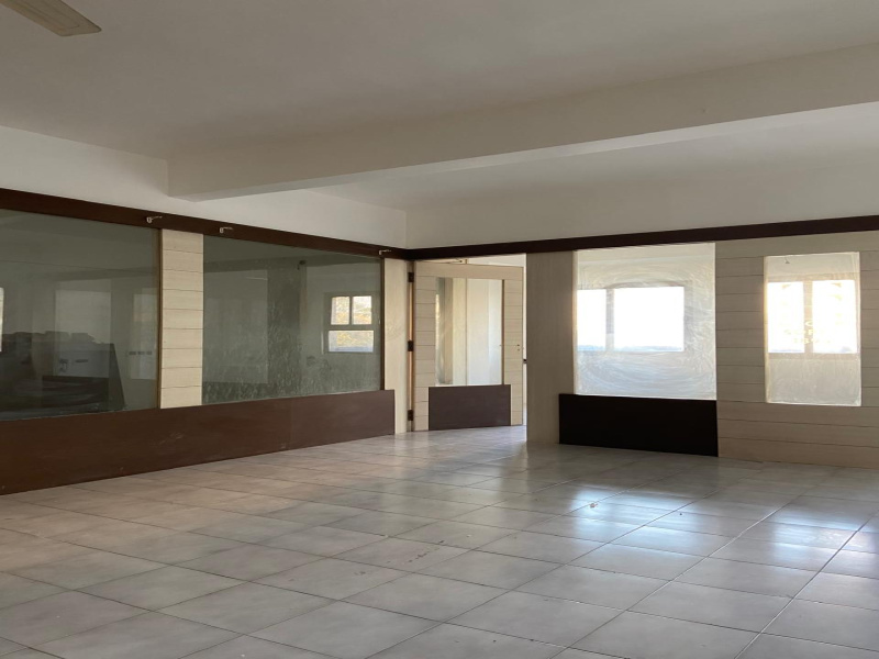  1200 Sq.ft. Office Space for Sale in Vastrapur, Ahmedabad