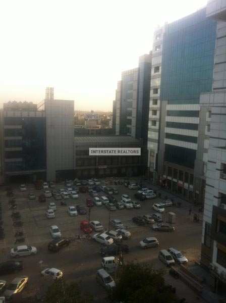  Office Space 2200 Sq.ft. for Rent in Netaji Subhash Place, Delhi