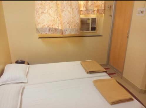  Hotels 7000 Sq.ft. for Rent in Malad West, Mumbai