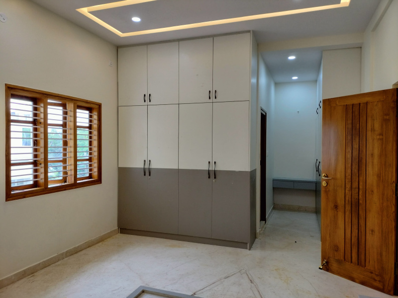2 BHK Residential Apartment 800 Sq.ft. for Rent in Hennur Road, Bangalore