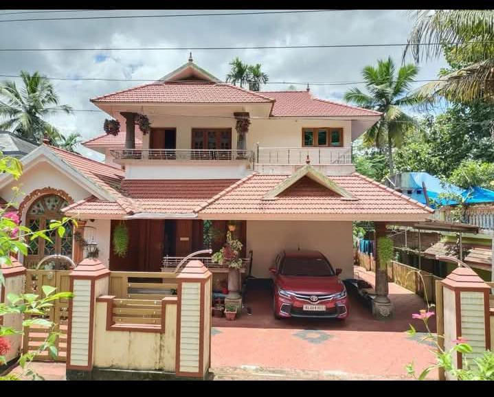 3 BHK House 2000 Sq.ft. for Sale in Wadakkanchery, Thrissur