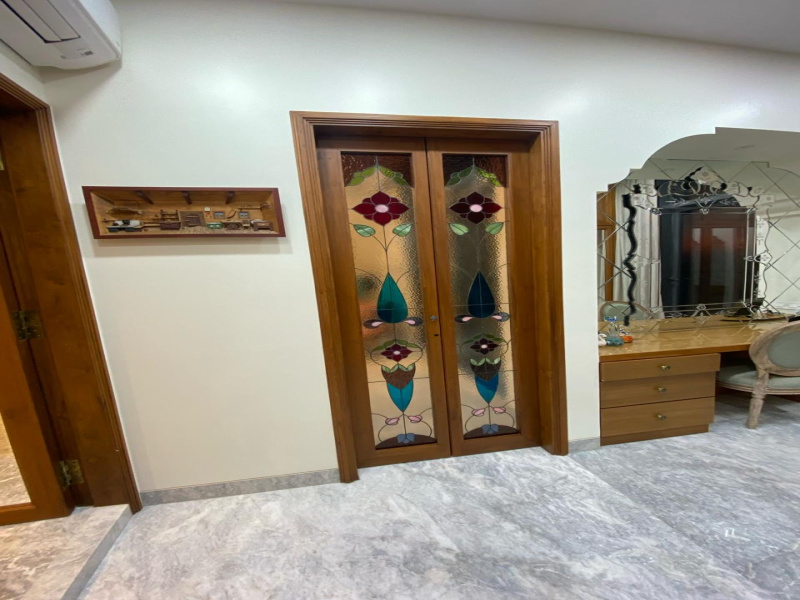 6 BHK Apartment 60000 Sq.ft. for Sale in Palm Beach Road, Navi Mumbai