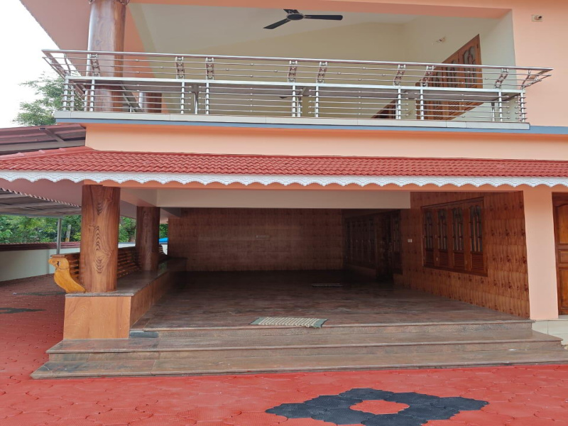 6 BHK 1600 Sq.ft. House for Sale in Kannadi, Palakkad