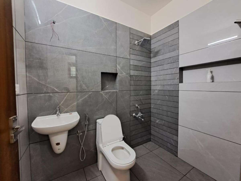  5170 Sq.ft. Commercial Shop for Sale in J. P. Nagar, Bangalore