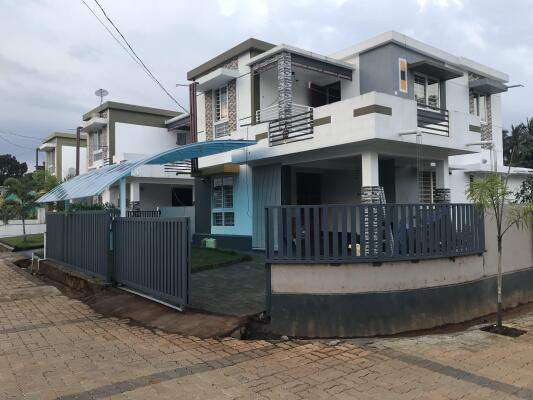 4 BHK 7 Cent House for Sale in Pirayiri, Palakkad