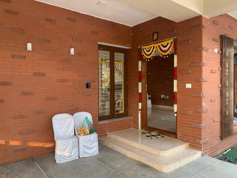 4 BHK 4000 Sq.ft. Villa for Rent in NRI Layout, Bangalore