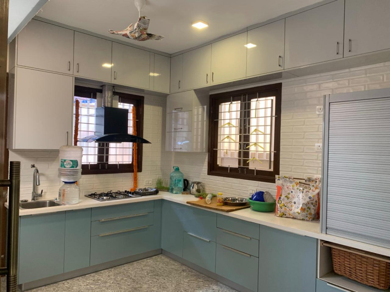 4 BHK 4000 Sq.ft. Villa for Rent in NRI Layout, Bangalore