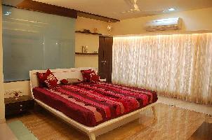 4 BHK Flat for Sale in Vile Parle West, Mumbai