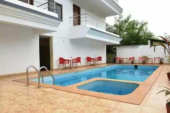 Guest House 400 Sq. Meter for Sale in