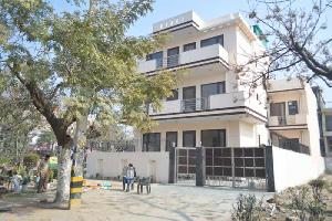 2 BHK Flat for Rent in Sector 17 Gurgaon