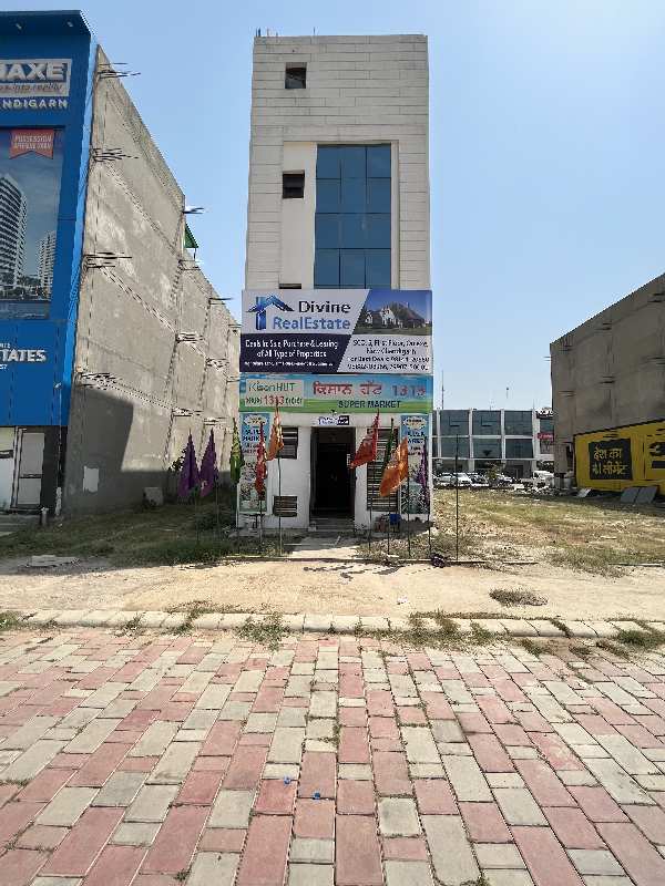 Showroom 100 Sq. Yards for Sale in