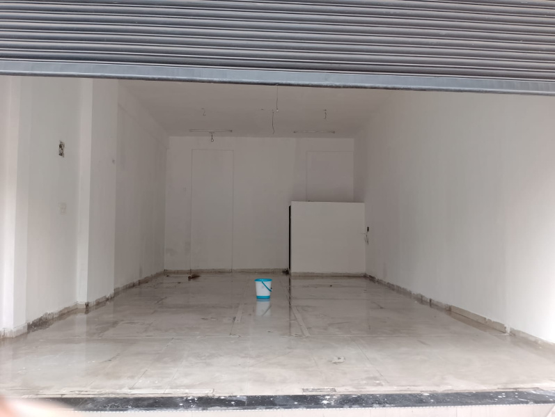 Commercial Shop 1300 Sq.ft. for Rent in