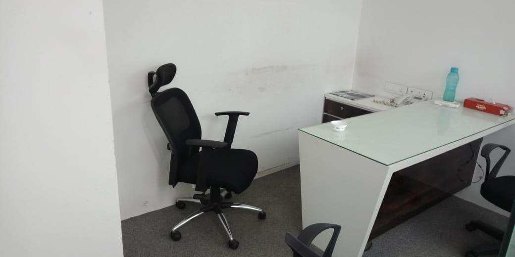  Office Space 1200 Sq.ft. for Rent in Palasia Square, Indore