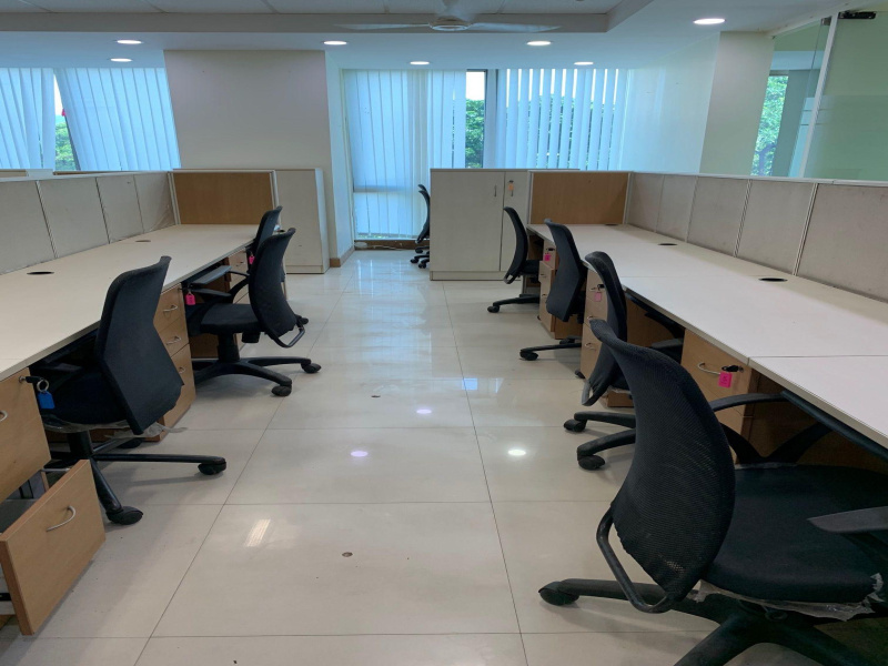  Office Space 1200 Sq.ft. for Rent in R N T Marg, Indore