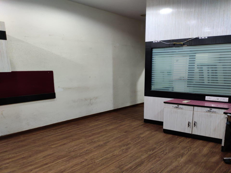  Office Space 1350 Sq.ft. for Rent in A B Road, Indore