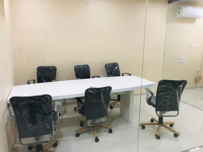  Office Space 975 Sq.ft. for Rent in Lig Colony, Indore