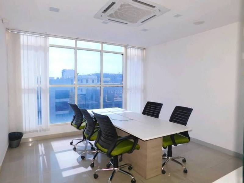  Office Space 900 Sq.ft. for Rent in A B Road, Indore