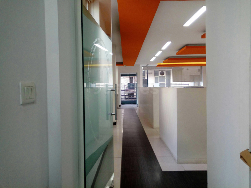  Office Space 1250 Sq.ft. for Rent in A B Road, Indore