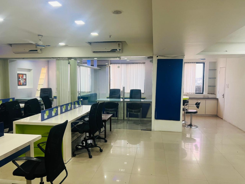  Office Space 1840 Sq.ft. for Rent in Palasia Square, Indore