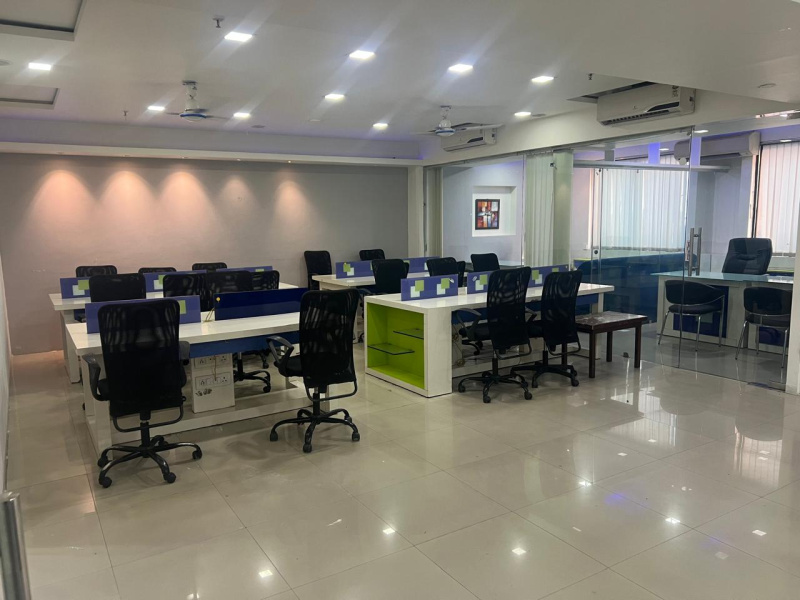 Office Space 1840 Sq.ft. for Rent in Palasia Square, Indore
