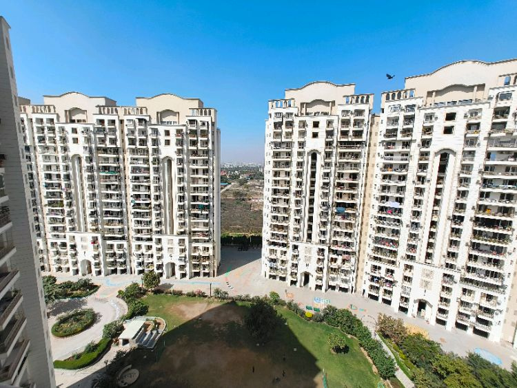 3 BHK 1900 Sq.ft. Apartment for Sale in Sector 33 Gurgaon