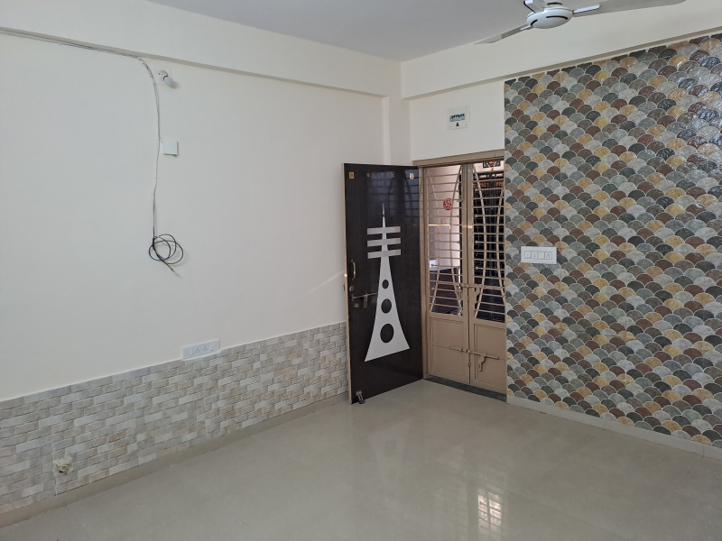 2 BHK Apartment 900 Sq.ft. for Sale in Ajwa Road, Vadodara