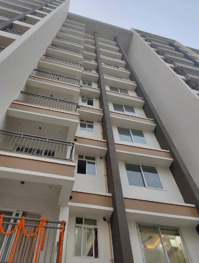 3 BHK 1300 Sq.ft. Residential Apartment for Sale in Gola Road, Patna