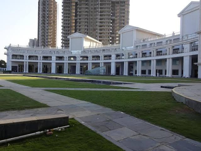  Hotels 4420 Sq.ft. for Rent in Hadapsar, Pune