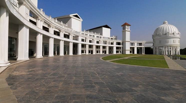  Hotels 4420 Sq.ft. for Rent in Hadapsar, Pune