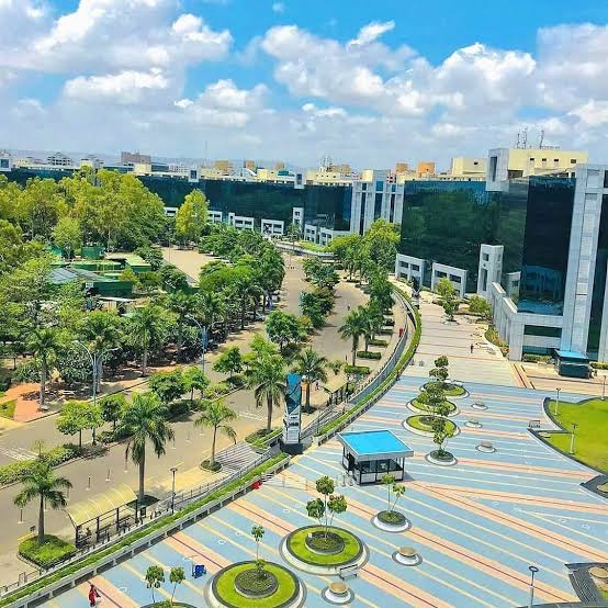 Office Space 20000 Sq.ft. for Sale in Magarpatta, Pune