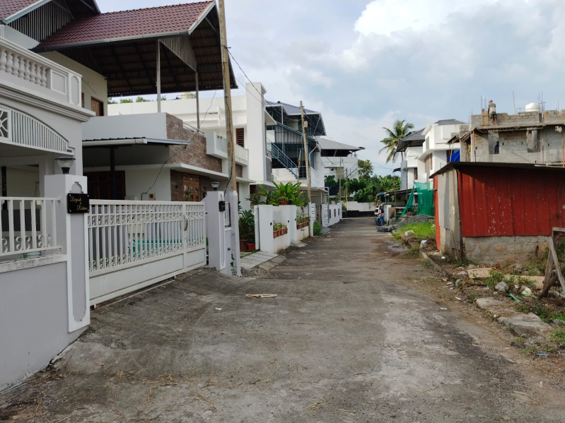 4 BHK 1850 Sq.ft. House for Sale in Kakkanad, Ernakulam