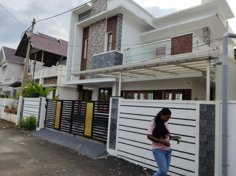 4 BHK 1850 Sq.ft. House for Sale in Kakkanad, Ernakulam