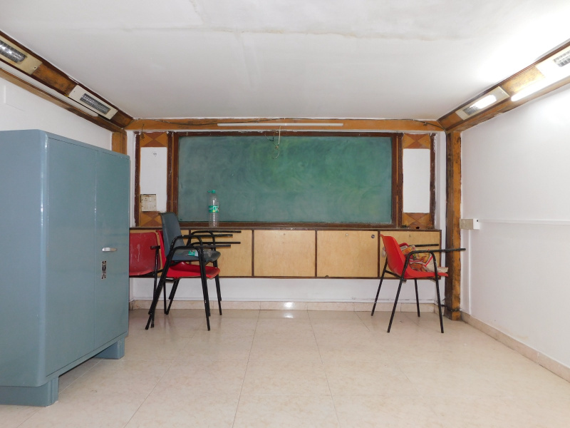  Commercial Shop 200 Sq.ft. for Rent in Grant Road, Grant Road, Mumbai