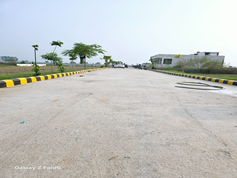  Residential Plot 111 Sq. Yards for Sale in Yamuna Expressway, Greater Noida