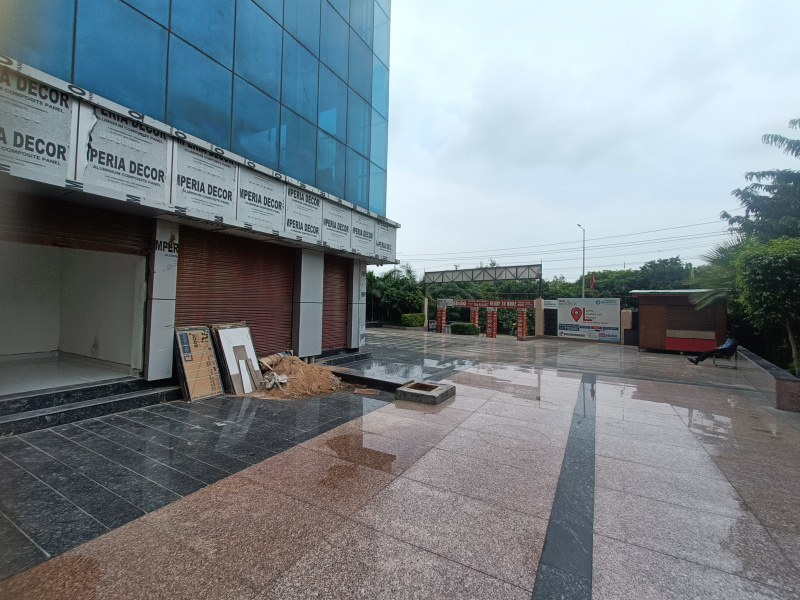  220 Sq.ft. Commercial Shop for Rent in Greater Noida West