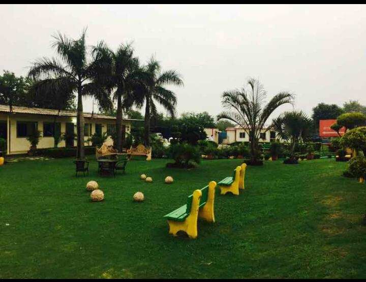 3 BHK 200 Sq. Yards Apartment for Sale in Chandigarh Road, Ludhiana