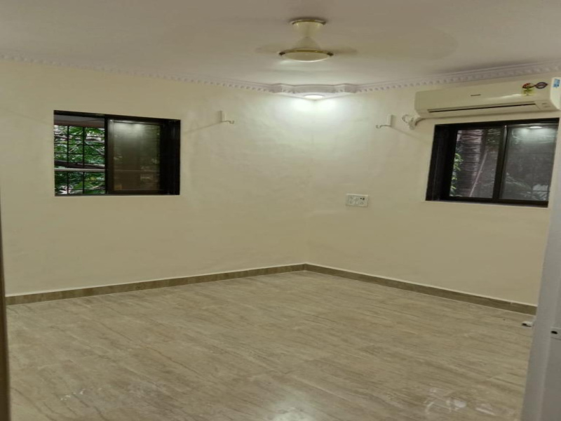 1 BHK Residential Apartment 550 Sq.ft. for Rent in Juhu Tara Road