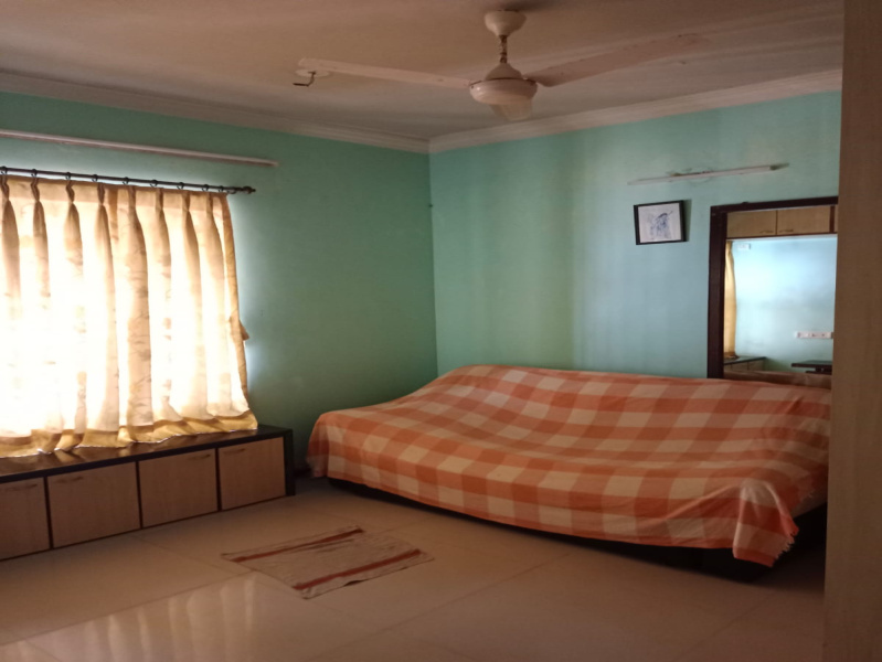 2 BHK Residential Apartment 900 Sq.ft. for Sale in Juhu, Mumbai
