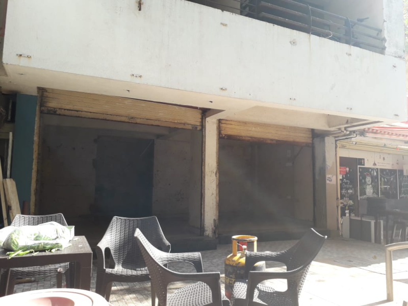  Commercial Shop 500 Sq.ft. for Rent in Andheri West, Mumbai